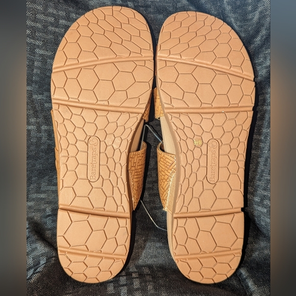 Woman's Honey Baretraps Hoorah Casual Slide Sandals Size 9.5. - Picture 4 of 4